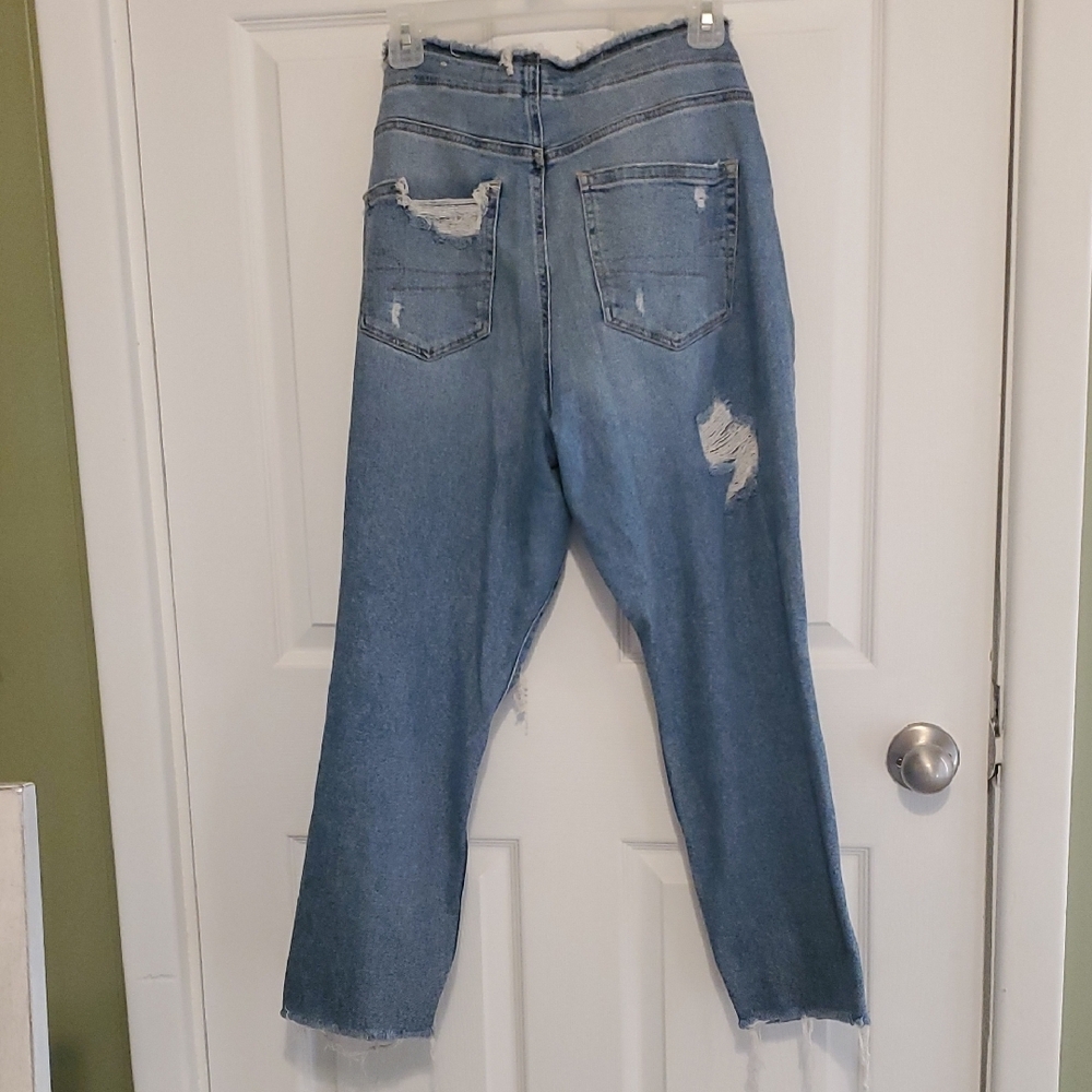 American Eagle Outfitters "Short" Ripped Blue Ankle Jeans - Picture 3 of 6